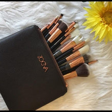 Zoeva 15 Piece Makeup Brushes With Pouch..